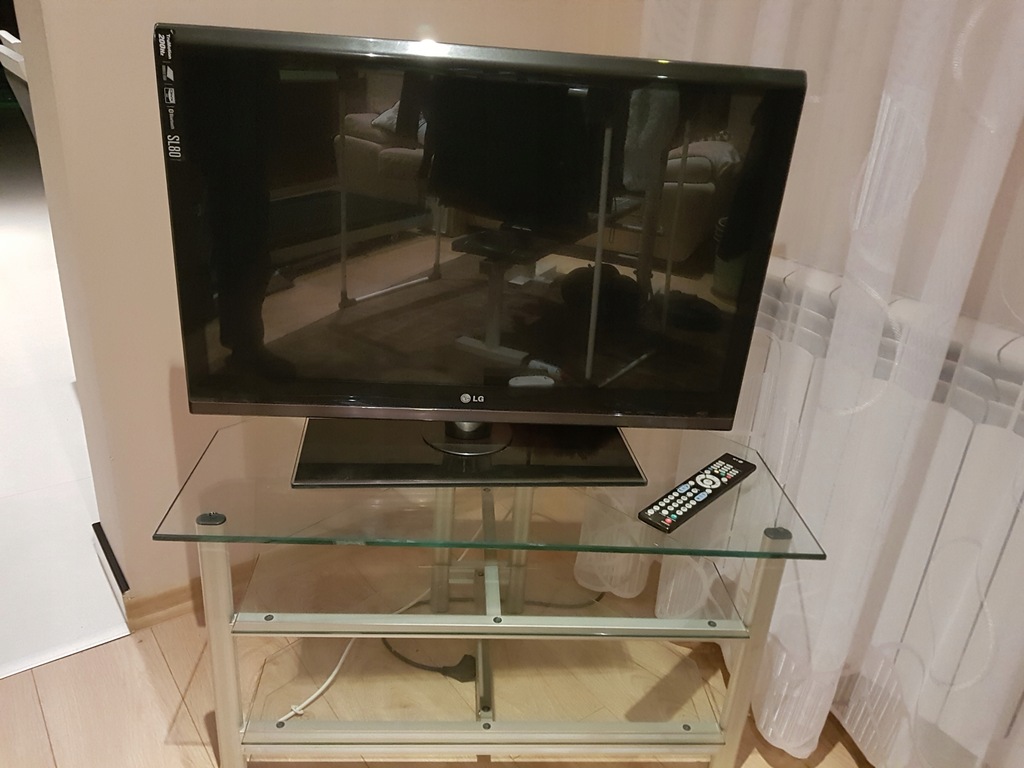 TELEWIZOR LG 32SL8000 (32 cale) + szklany stolik