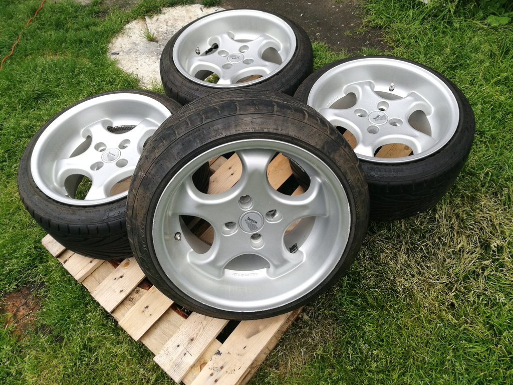 Felgi Brock B2 9J ET15 + Opony Toyo 215 / 40 16'