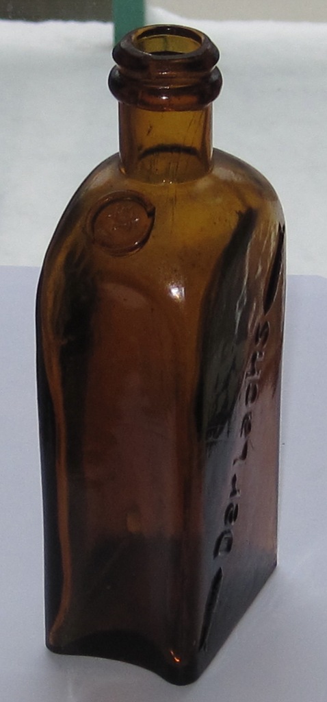 Stara butelka Goldwasser Der Lachs.