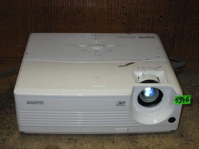 PROJEKTOR SANYO PRO-X SVGA PDG-DSU20E - NR S946