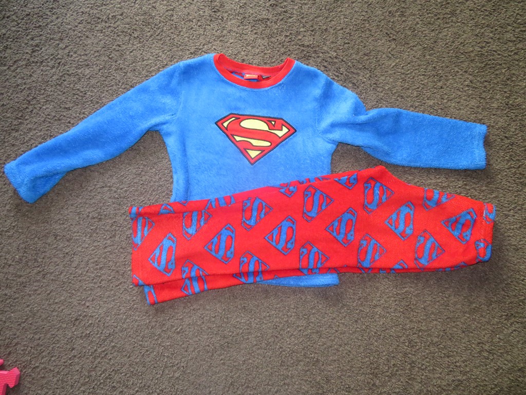 cieplutka piżama dla fana Supermana Primark