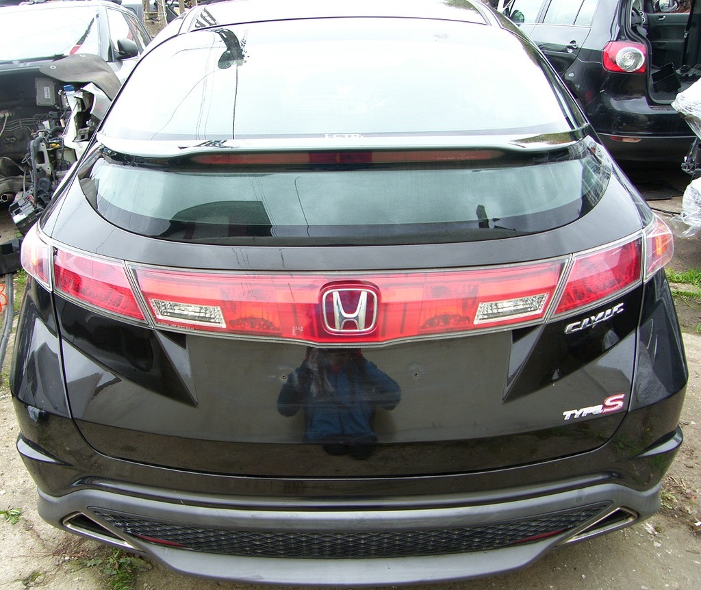 Ćwiartka tył tylna Honda Civic 8 UFO kolor YR571