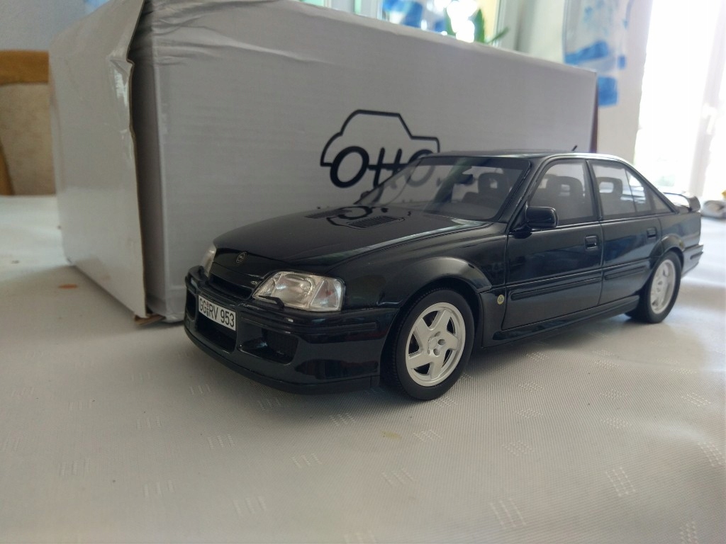 Lotus Omega 1/18 Otto