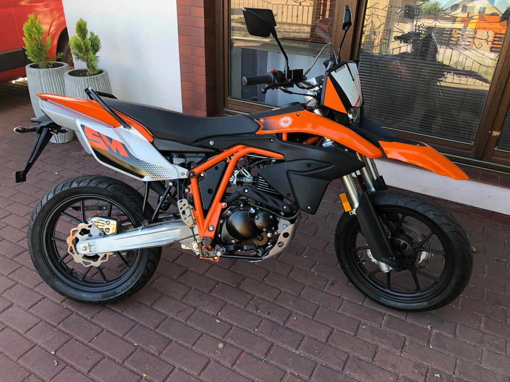 Nowy motocykl Kreidler Dice SM 125 PRO, supermoto