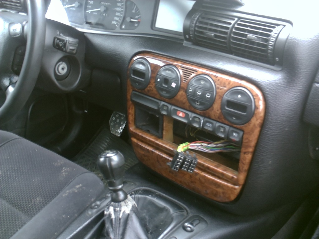 OPEL OMEGA B2,5 DESKA KOKPIT DREWNOPODOBNY WNETRZE