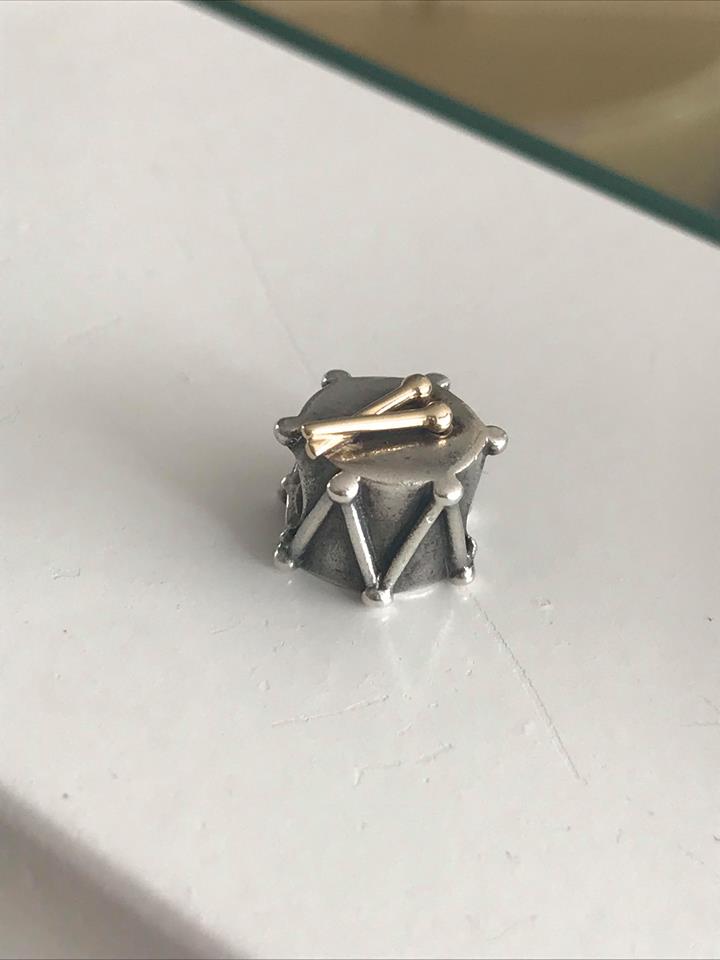 Pandora charms wycofany tt złoto bębenek