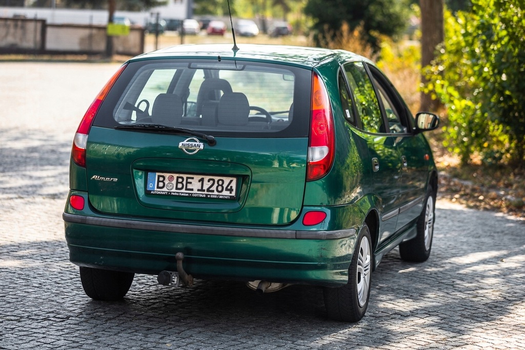 Nissan almera tino 2001