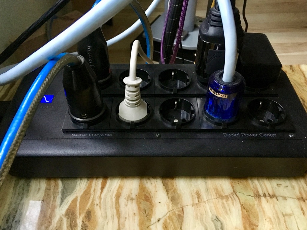 PS Audio Dectet Power Center