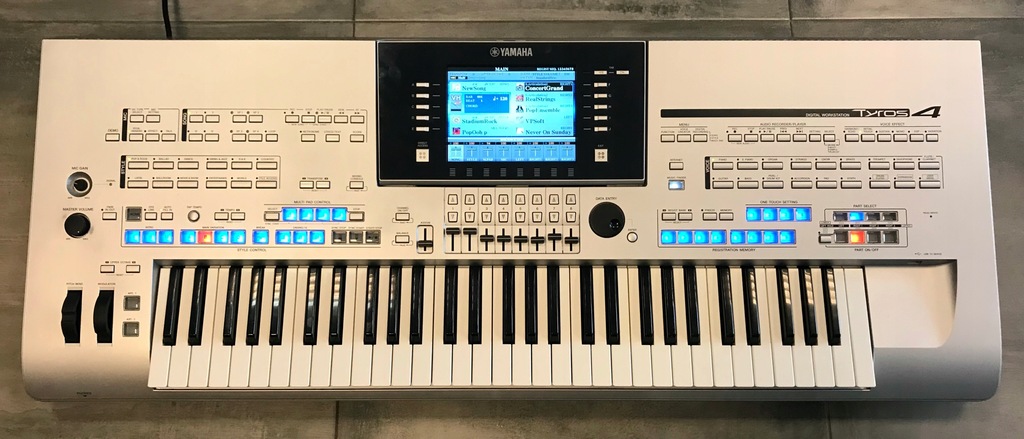 YAMAHA TYROS 4 + kolekcja styli na dysku KOMPLET