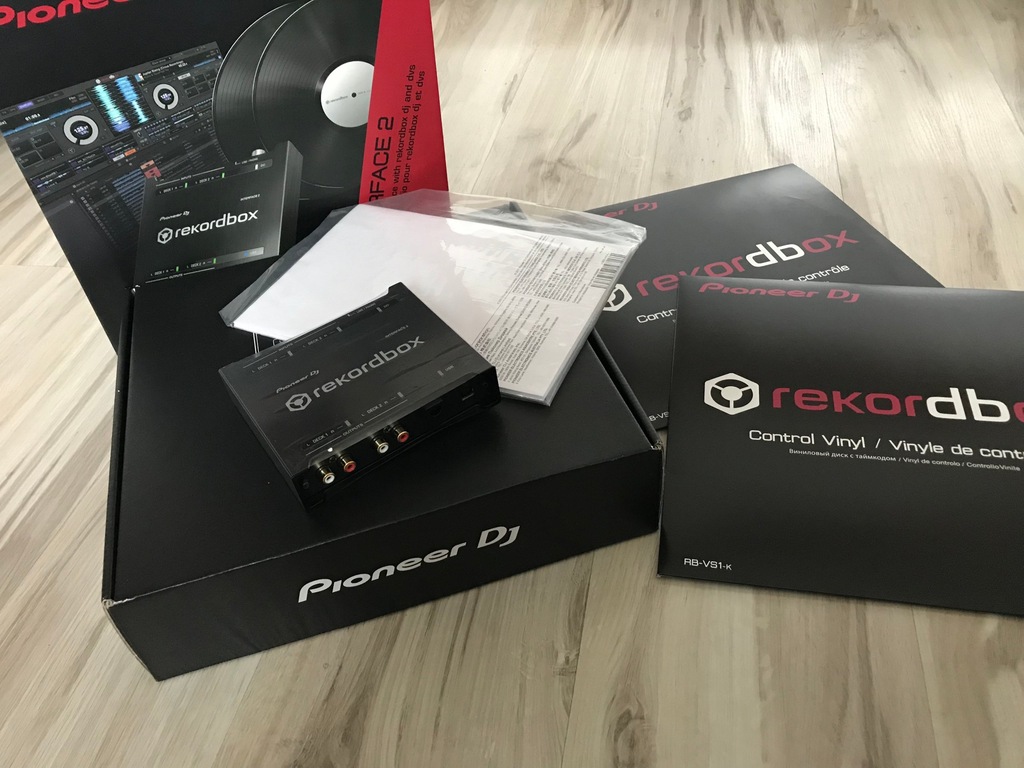 Rekordbox interface 2 , Rekordbox dj, dvs