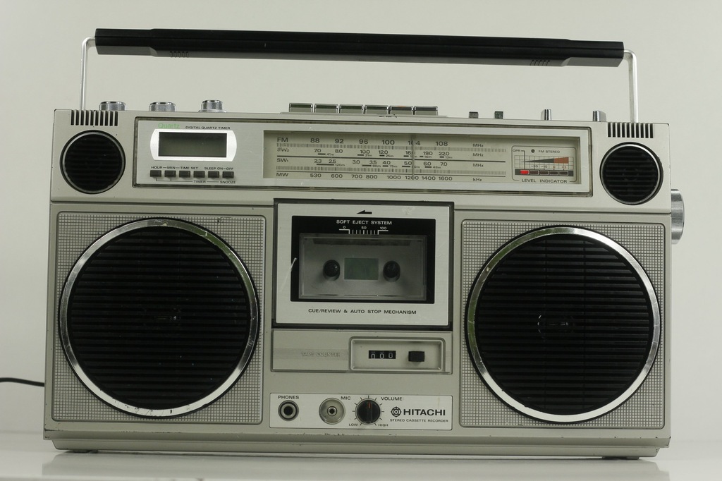 RADIOMAGNETOFON HITACHI TRK-8110W JAPAN