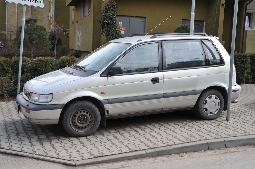 Mitsubishi Space Runner 1994 Kraków