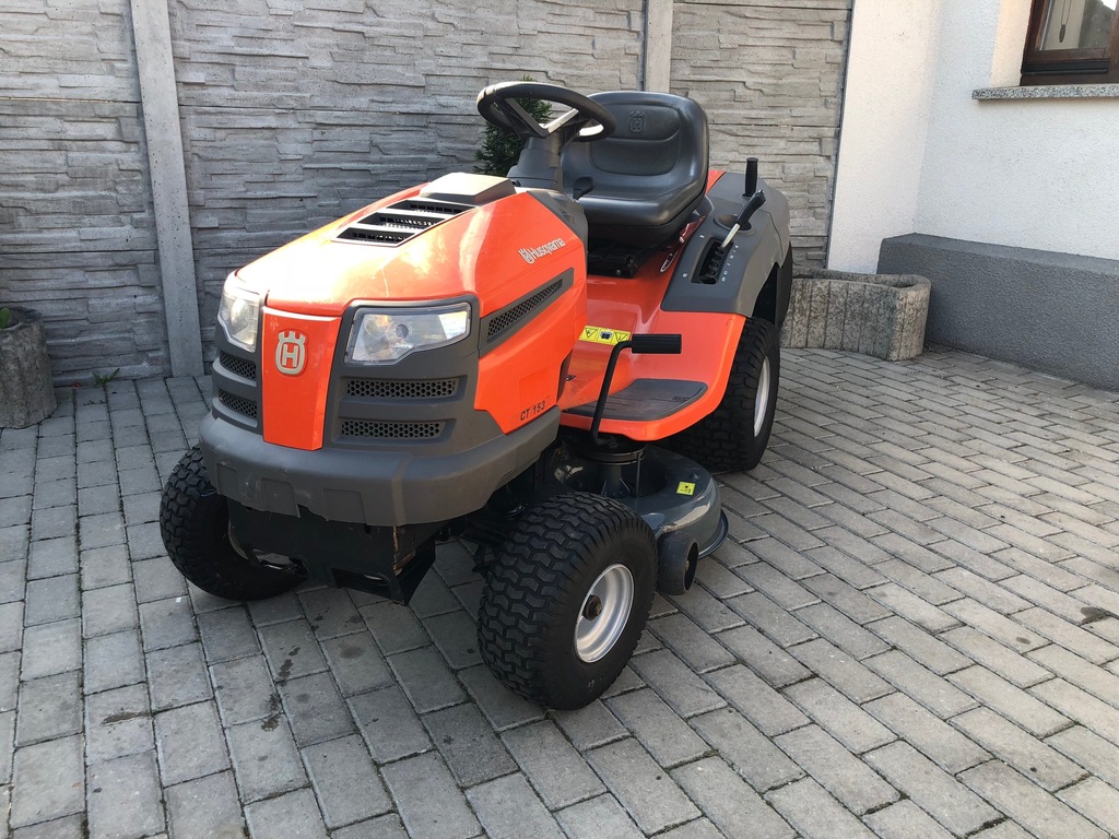 Kosiarka traktorek Husqvarna CT 153