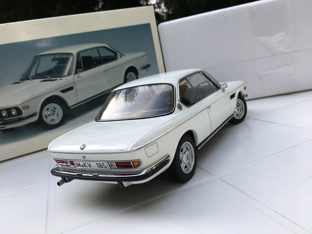 BMW 3.0 CSi (E9) White 1:18 AutoArt Millennium - 7049368642