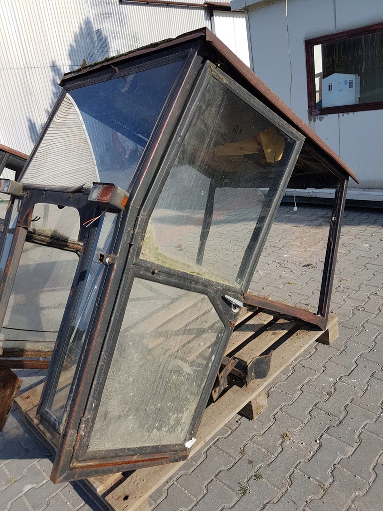 kabina ciągnika URSUS 3502
