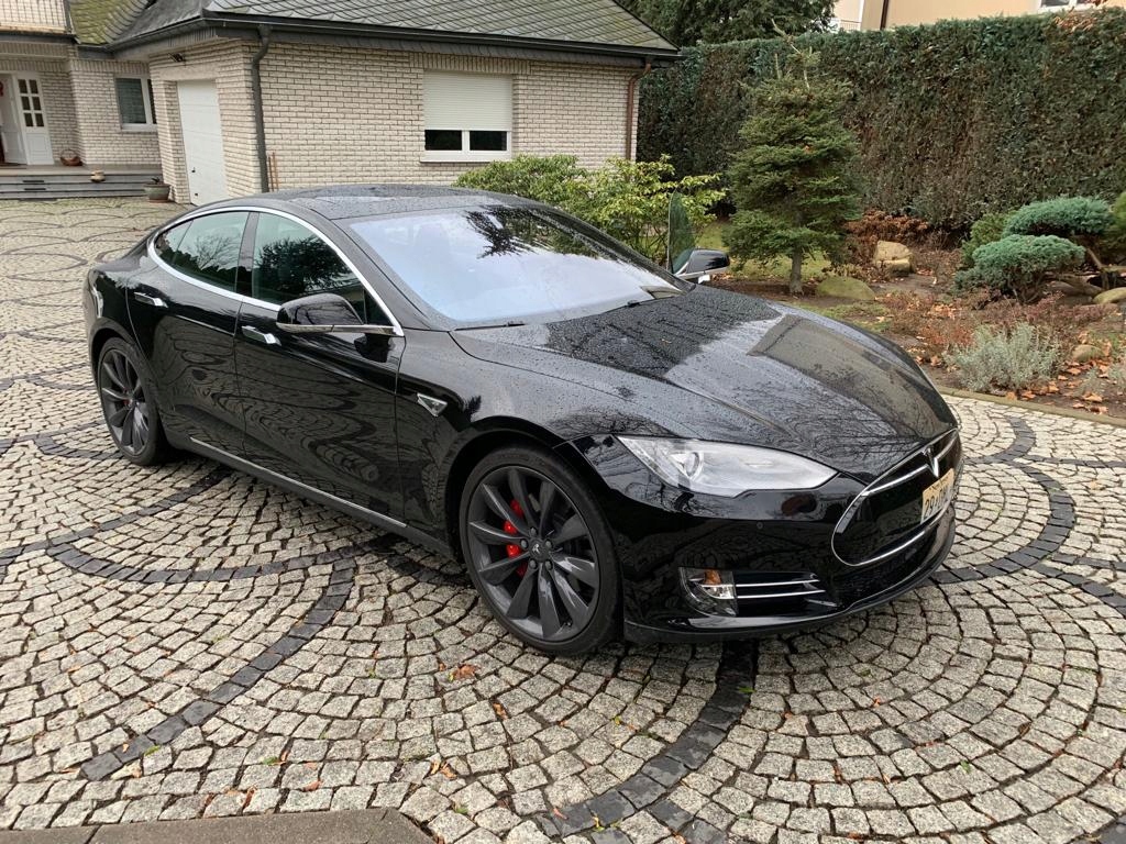 Tesla s performance