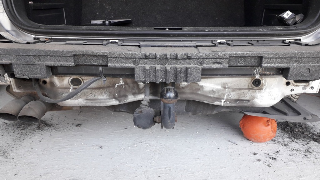 VW PASSAT B6 HAK HOLOWNICZY KPL. Oryginał