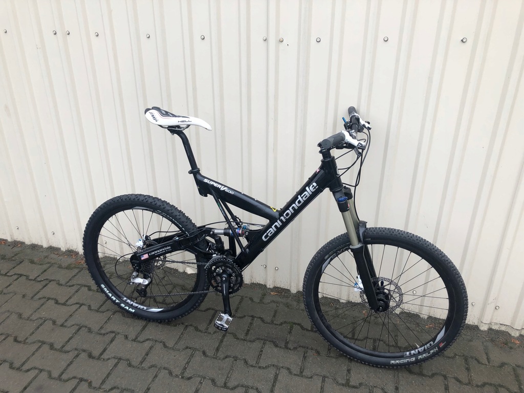 Cannondale v600 hot sale mountain bike