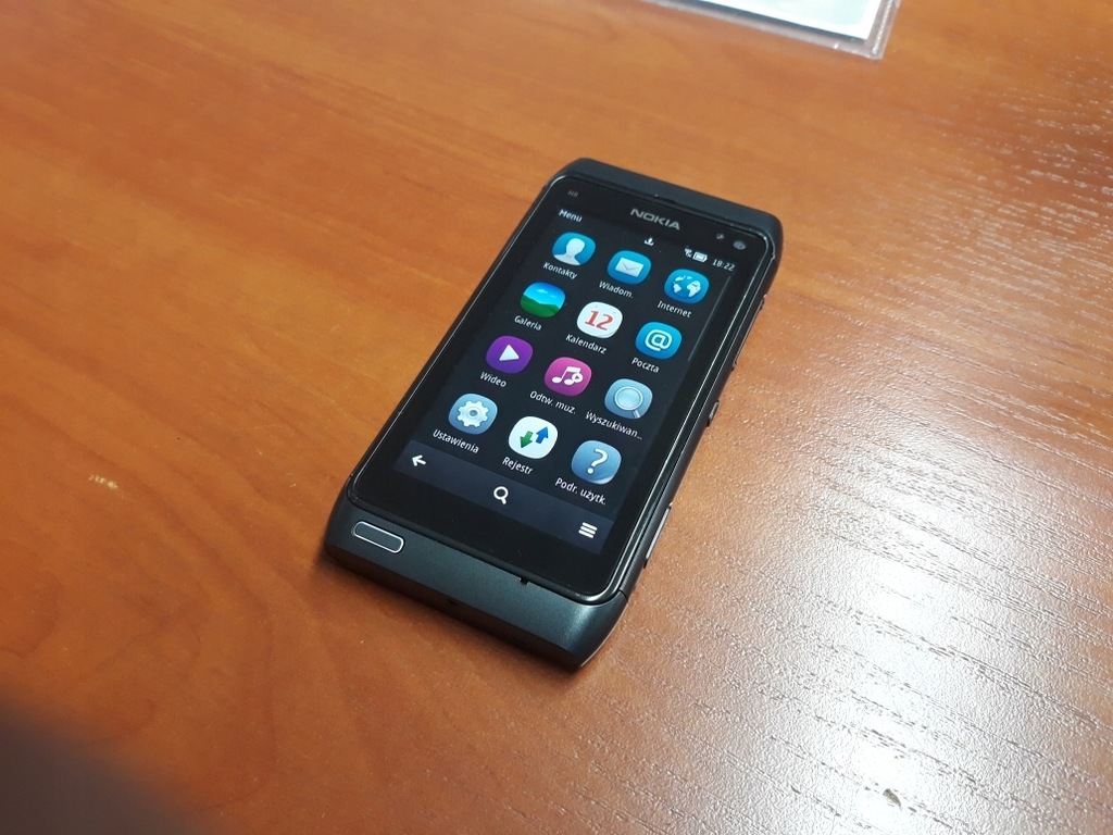 Nokia N8 + dodatkowe części