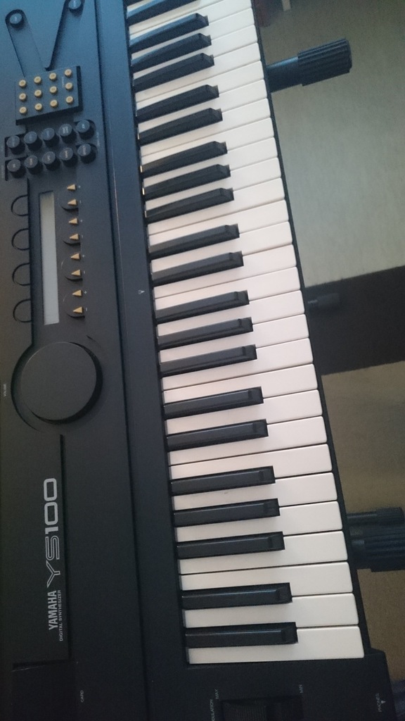 YAMAHA YS 100