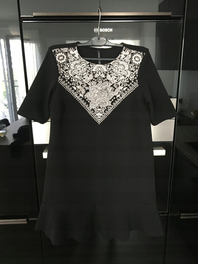 sukienka stradivarius S czarna baskinka