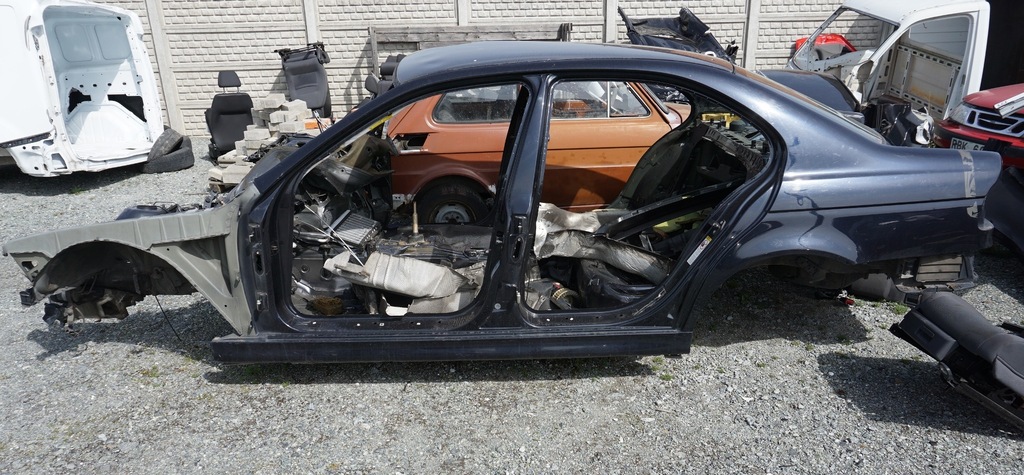 BMW M5 E39 KAROSERIA DUPA PAS BUDA BŁOTNIK BASEN