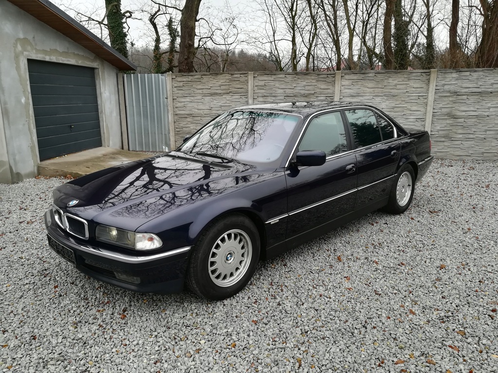 Bmw 728 e38