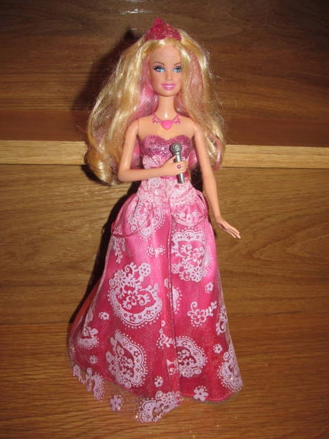 2259 MATTEL BARBIE KSIĘŻNICZKA I PIOSENKARKA TORI