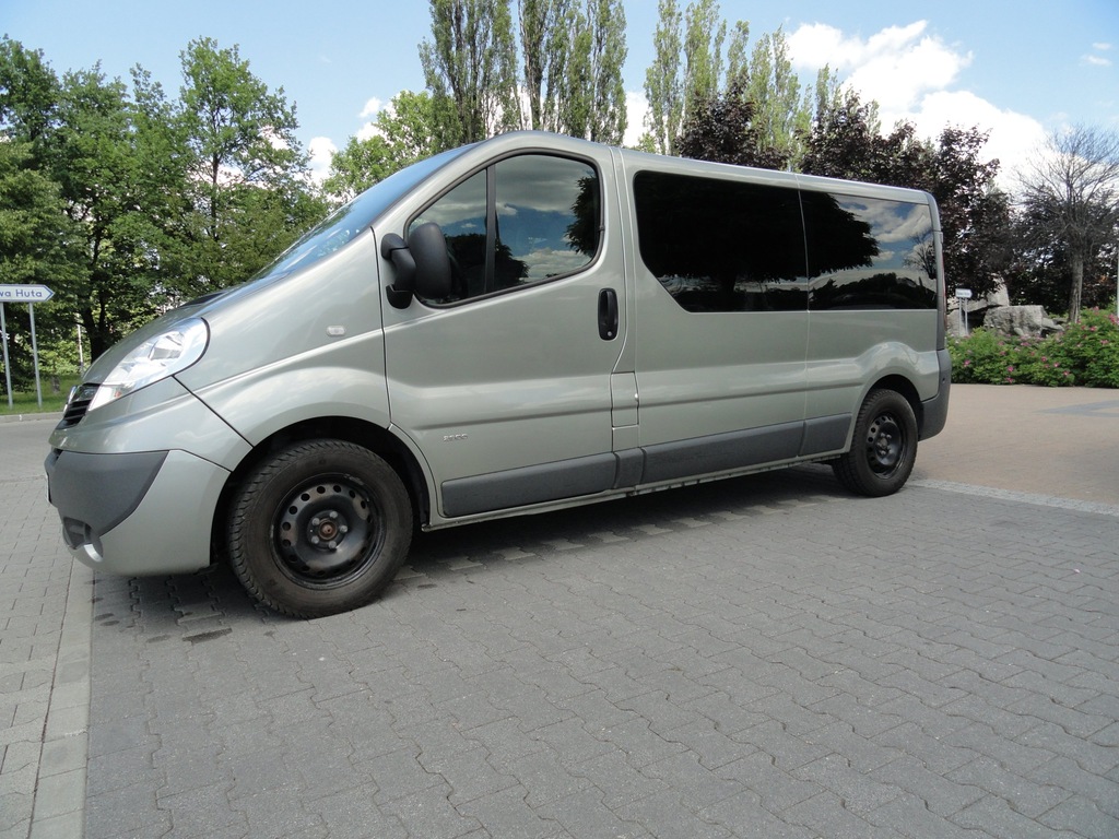 Vivaro salon PL 1 wł przeb 97tyś  9os 2014r fv23%