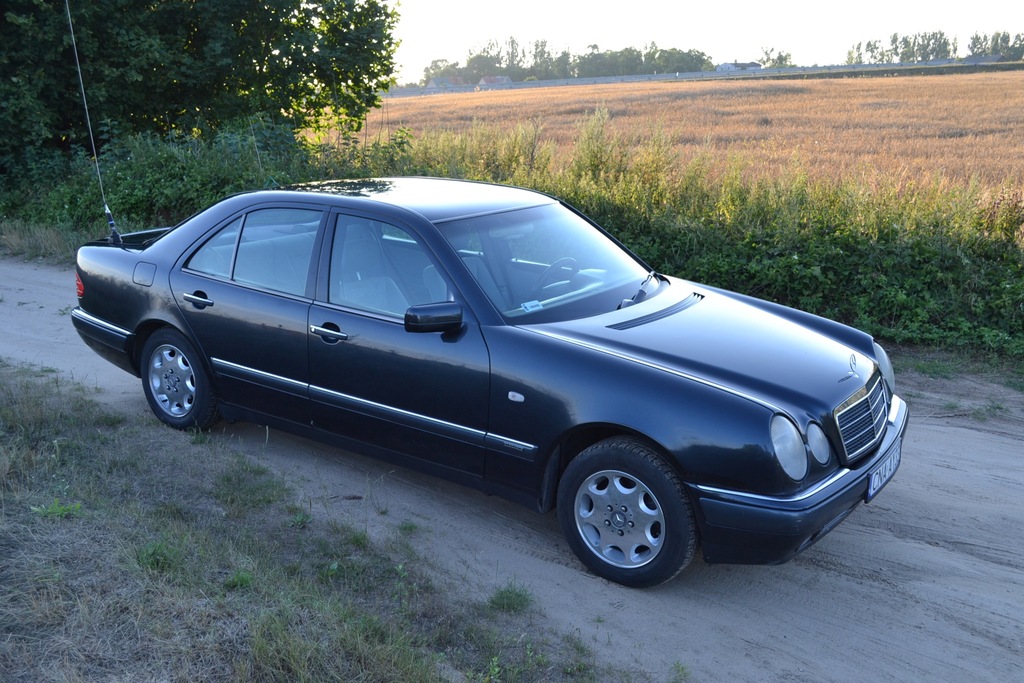 Mercedes E220, W210,okular,sedan, diesel,oszczedny