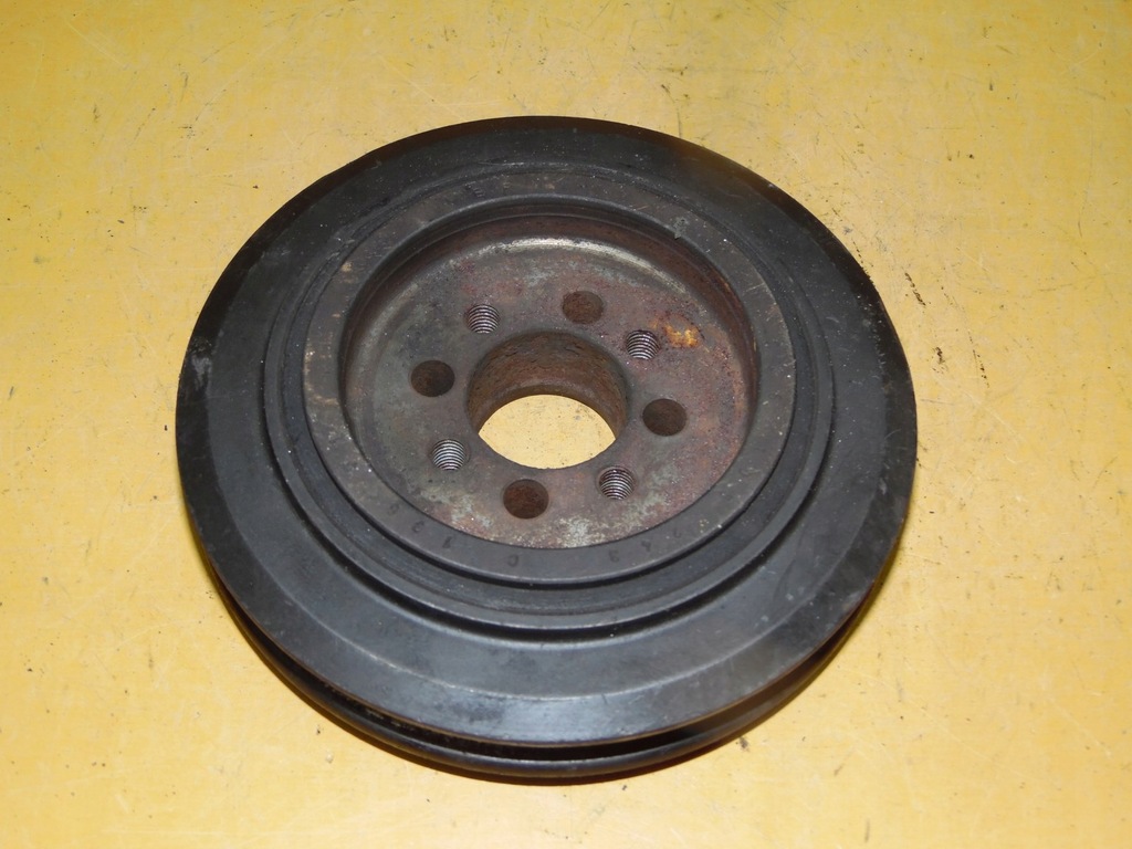 KOŁO PASOWE WAŁU GOLF II 1.8 GTI 026105243C