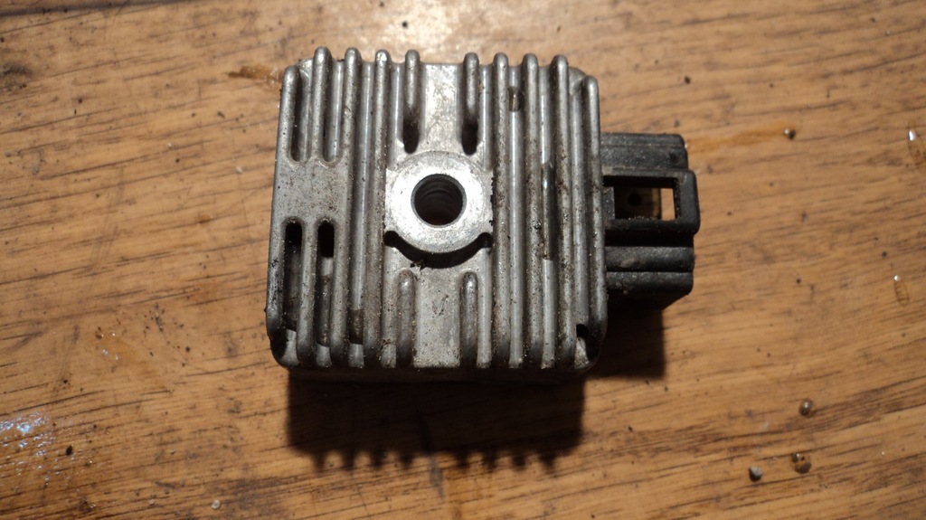 REGULATOR NAPIECIA SUZUKI RG 80 RG 50