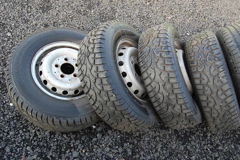 KOLA FELGI OPONY VW LT LT35 ZIMOWE 225/70/15C