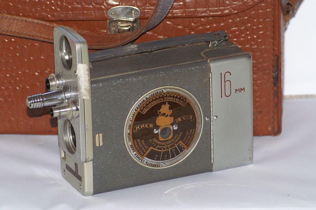 ROSYJSKA 16 mm KAMERA FILMOWA KIEV.