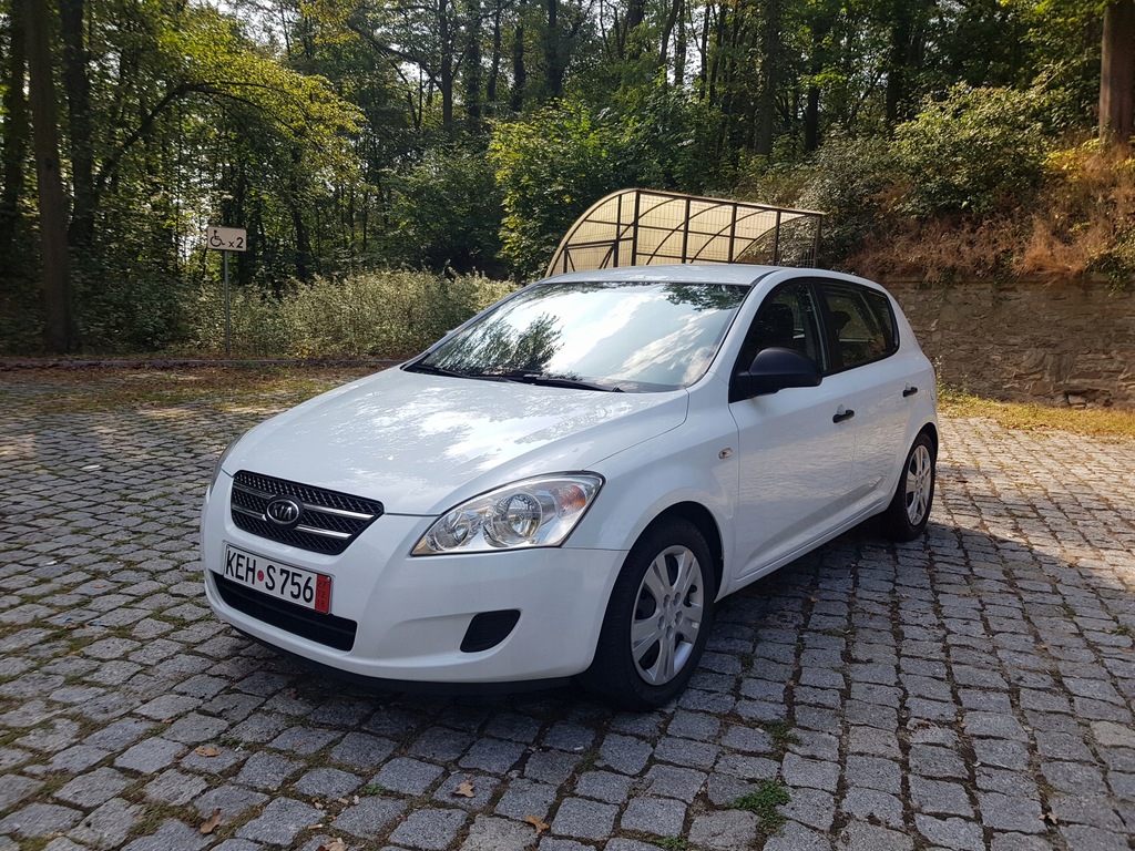 Kia ceed 2009 хэтчбек