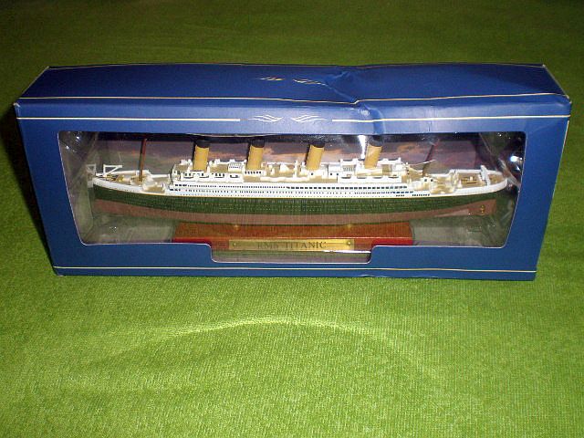 RMS TITANIC  -- model ATLAS