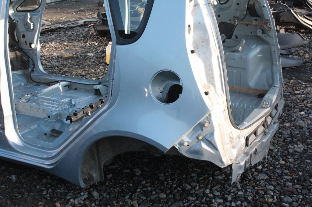 ĆWIARTKA BŁOTNIK LEWY TYŁ MITSUBISHI COLT VI 5D