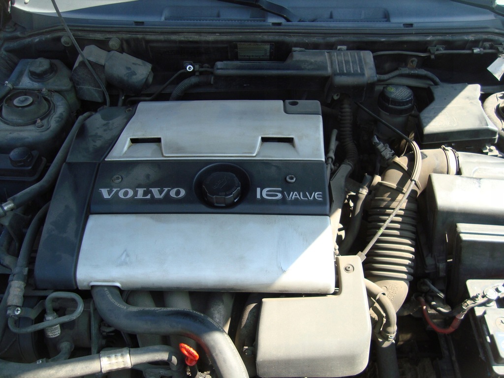 Volvo V40, rok 1997, poj. 1731 B 7570267994 oficjalne