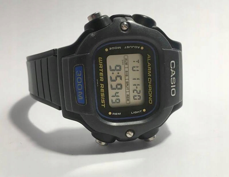 MĘSKI ZEGAREK VINTAGE CASIO DW-340 WR300