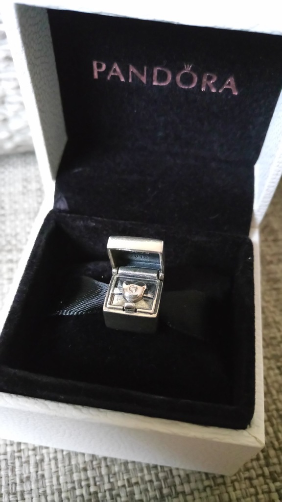 PANDORA SALE Club charm 2014