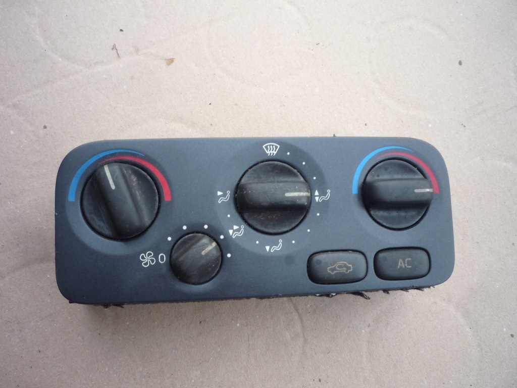 VOLVO V70 S70 PANEL NAWIEWU KLIMATYZACJI 9400802