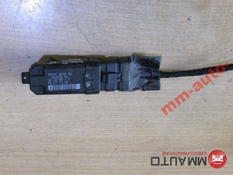 LAGUNA II MODUL STEROWNIK SZYB LEWY TYL @