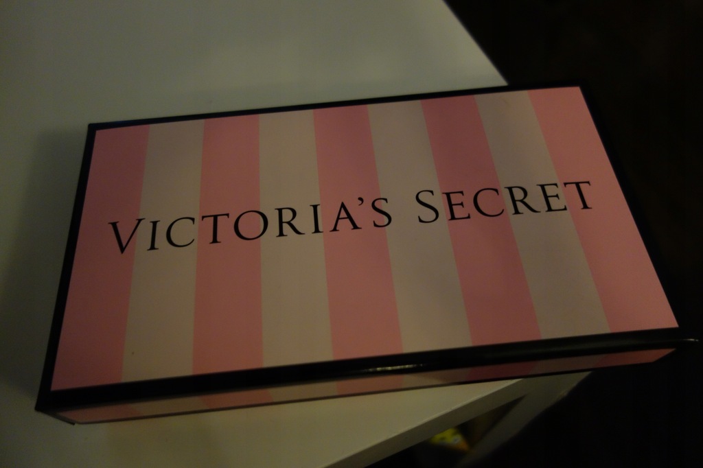Pudełko prezentowe Victoria's Secret 21x12x4