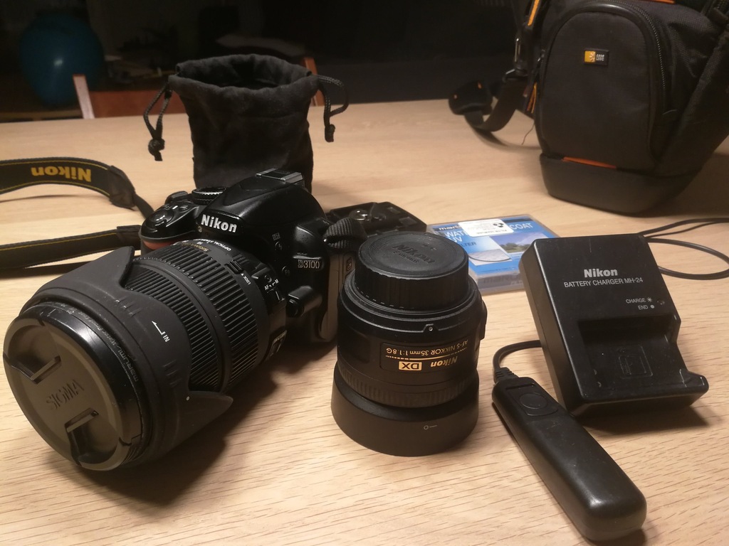 Nikon D3100 + Sigma 18-200 + Nikon 35mm + dodatki