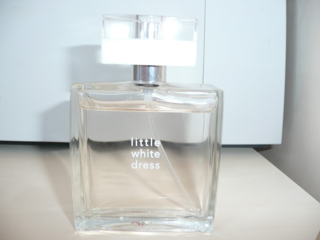 AVON perfumy little white dress folia 50 ml
