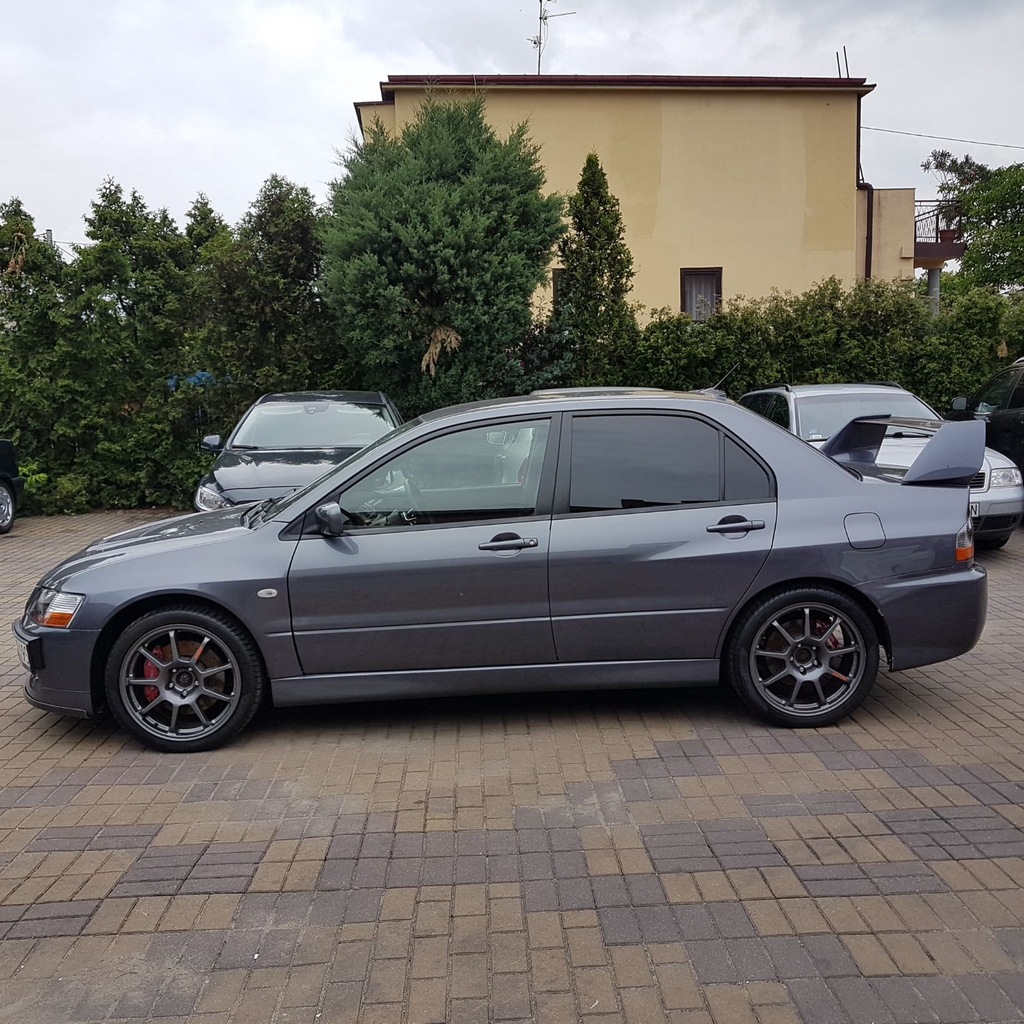 Mitsubishi Lancer Evolution IX MR