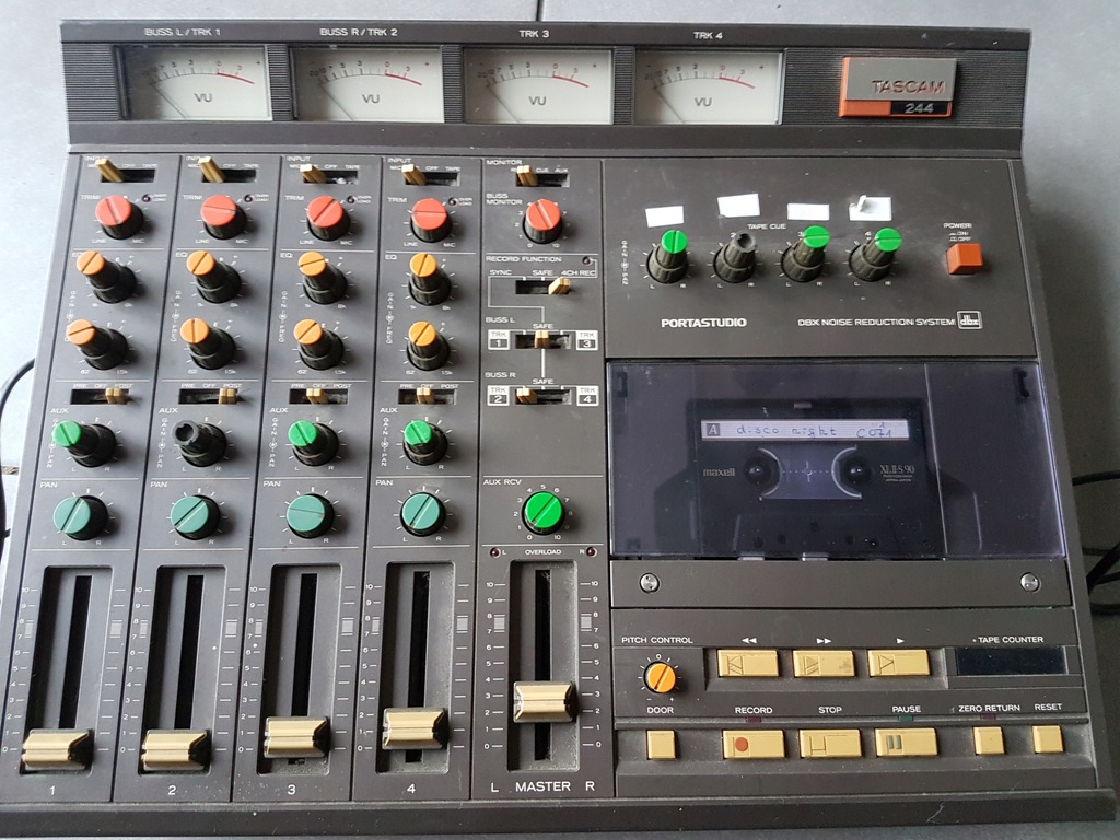 Magnetofon wielośladowy studyjny Tascam 244 TASCAM