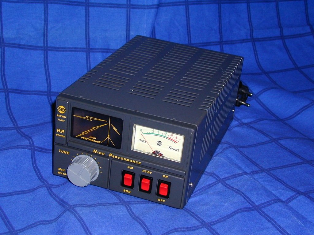 ZETAGI BV 135 s 200W AM 400 SSB 26-30MHz