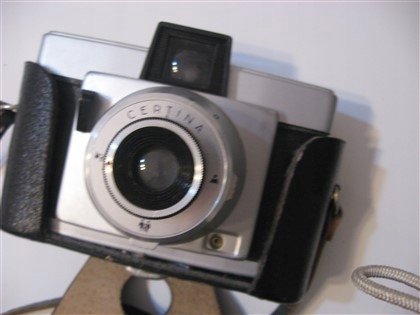 stary aparat fotograficzny CERTINA