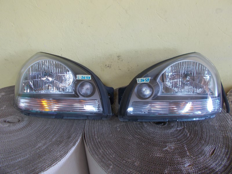 LAMPA LAMPY PRZÓD PRZEDNIE HYUNDAI TUCSON 04-10